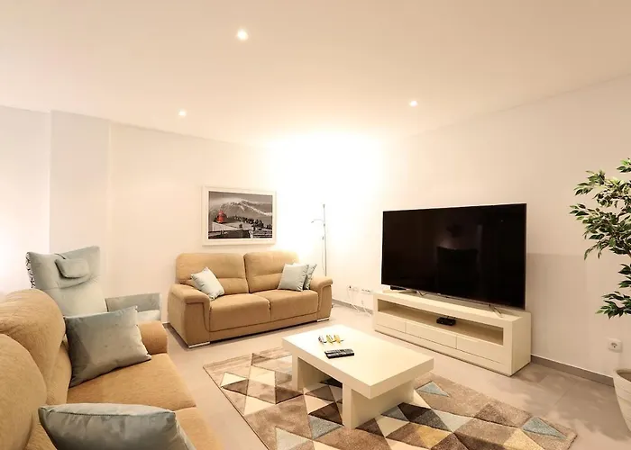 Daire Light House With Swimming Pool *